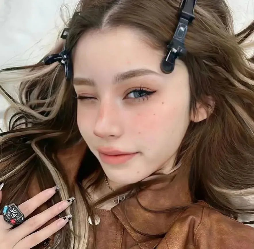 艾莉莎与玛榭拉